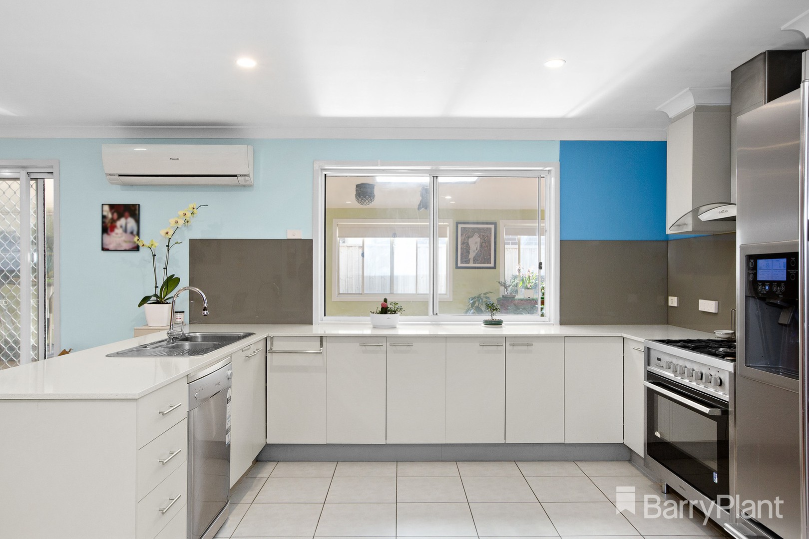 11 Hemsley Drive, Deer Park, VIC 3023 - Thumbnail 2 - 17/05/2019
