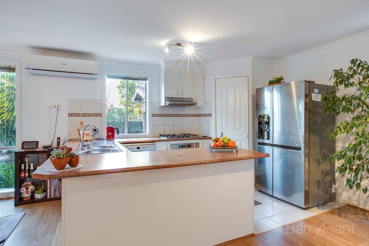 68 Clarendon Wynd, Caroline Springs, VIC 3023 - Thumbnail 2 - 17/05/2019