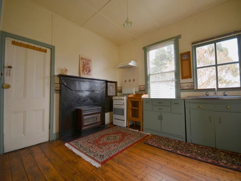 22 Magpie Street, Golden Point, VIC 3350 - Thumbnail 2 - 25/05/2019