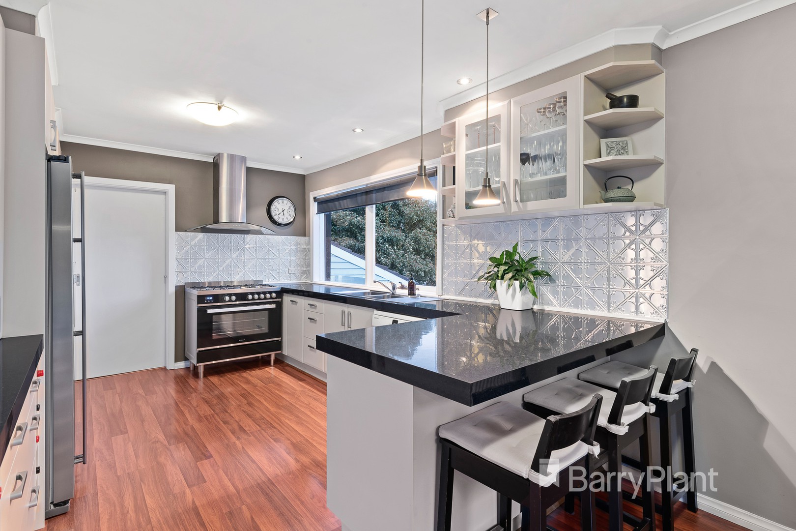 10 Rutland Avenue, Templestowe, VIC 3106, Templestowe - Thumbnail 2