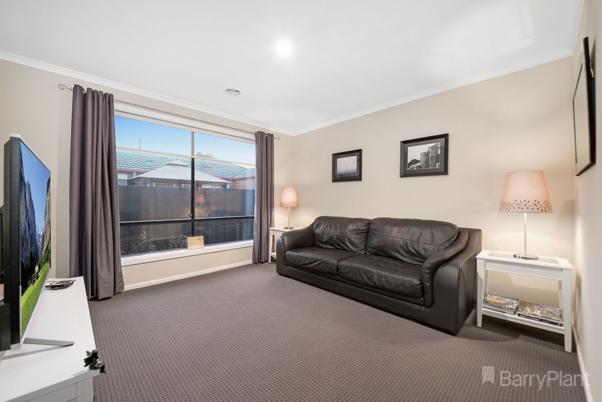 16 Gillian Place, Pakenham, VIC 3810 - Thumbnail 2 - 17/05/2019