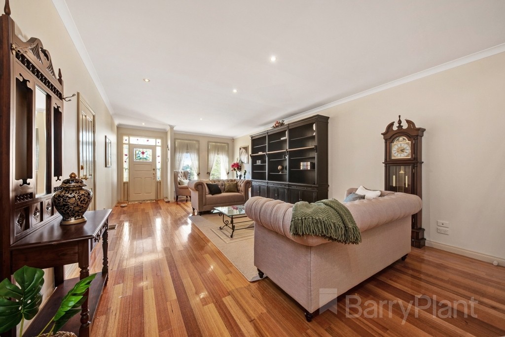 9 Catalina Court, Point Cook, VIC 3030 - Thumbnail 2 - 17/05/2019