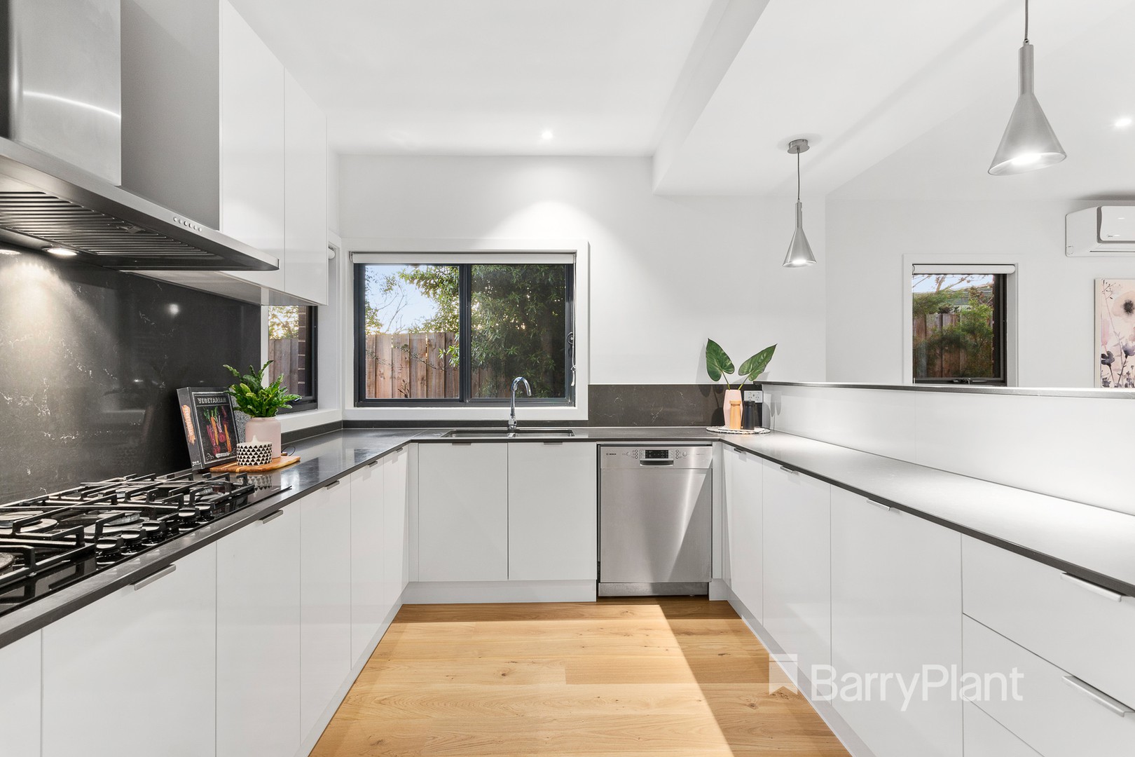 2/16 Maxia RoadDoncaster East, VIC 3109, Doncaster East - Thumbnail 3