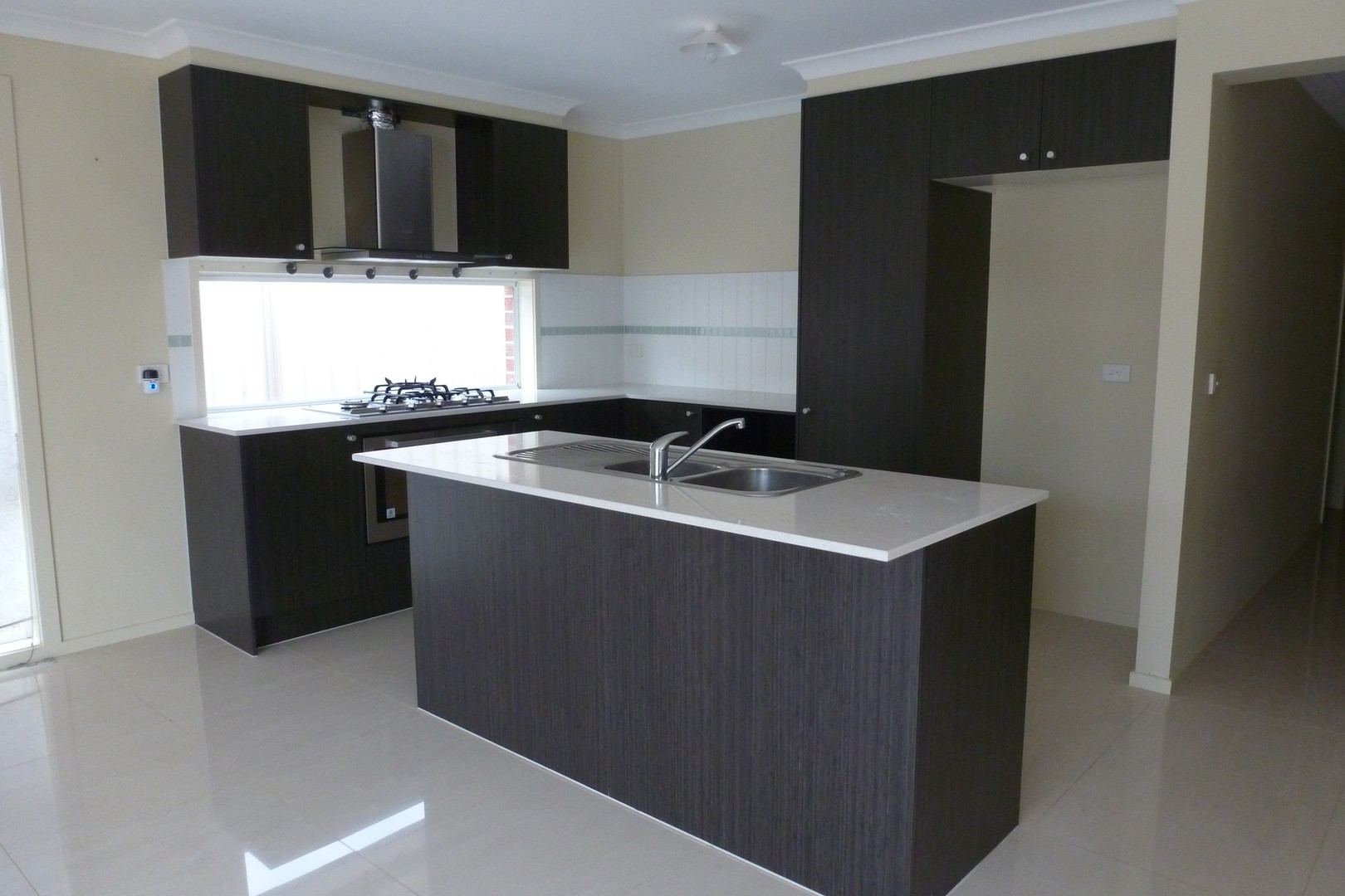 72 Parkvista Drive, Truganina, VIC 3029 - Thumbnail 2 - 25/05/2019