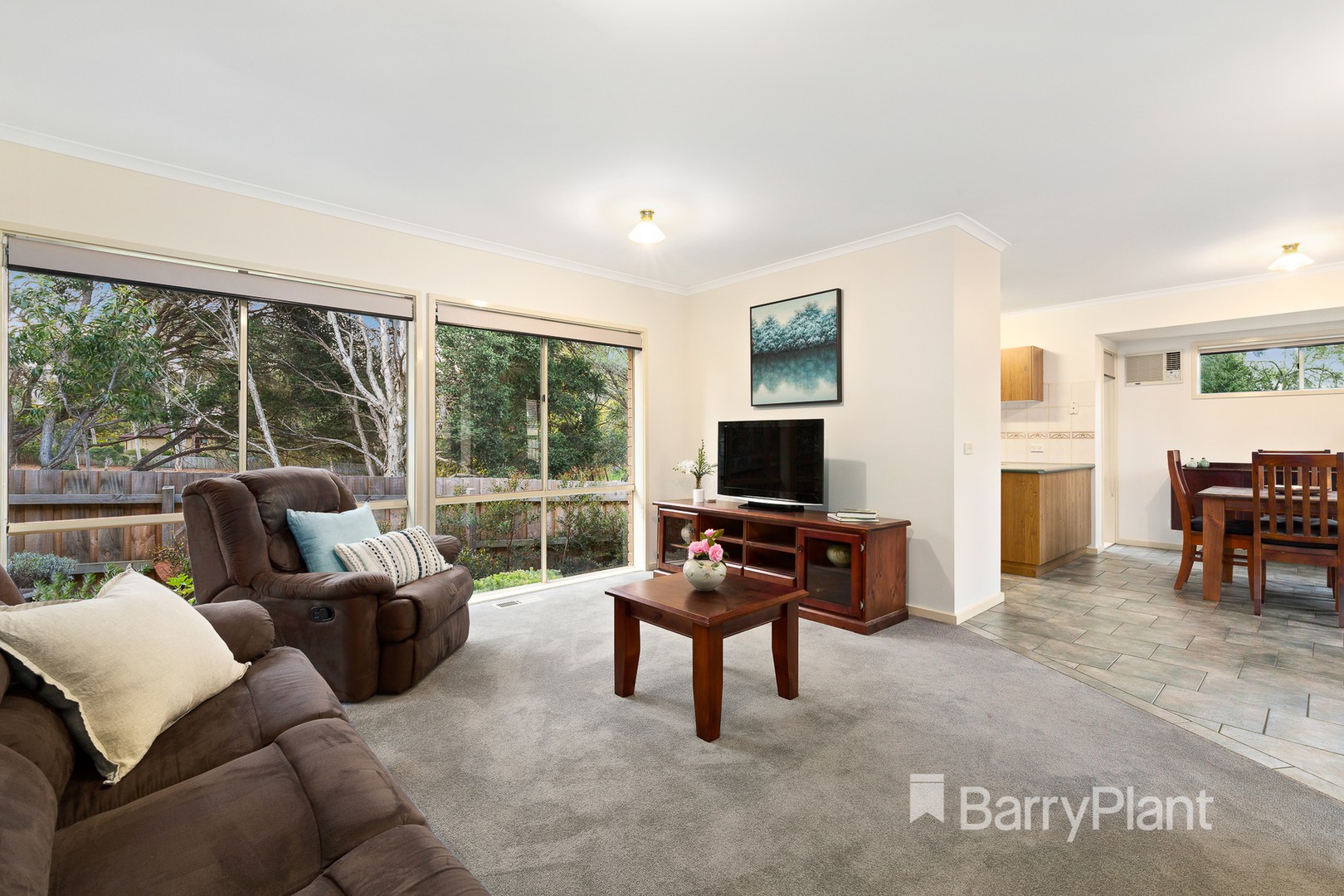 2/95 Bellevue Avenue, Doncaster East, VIC 3109, Blacks Beach - Thumbnail 2