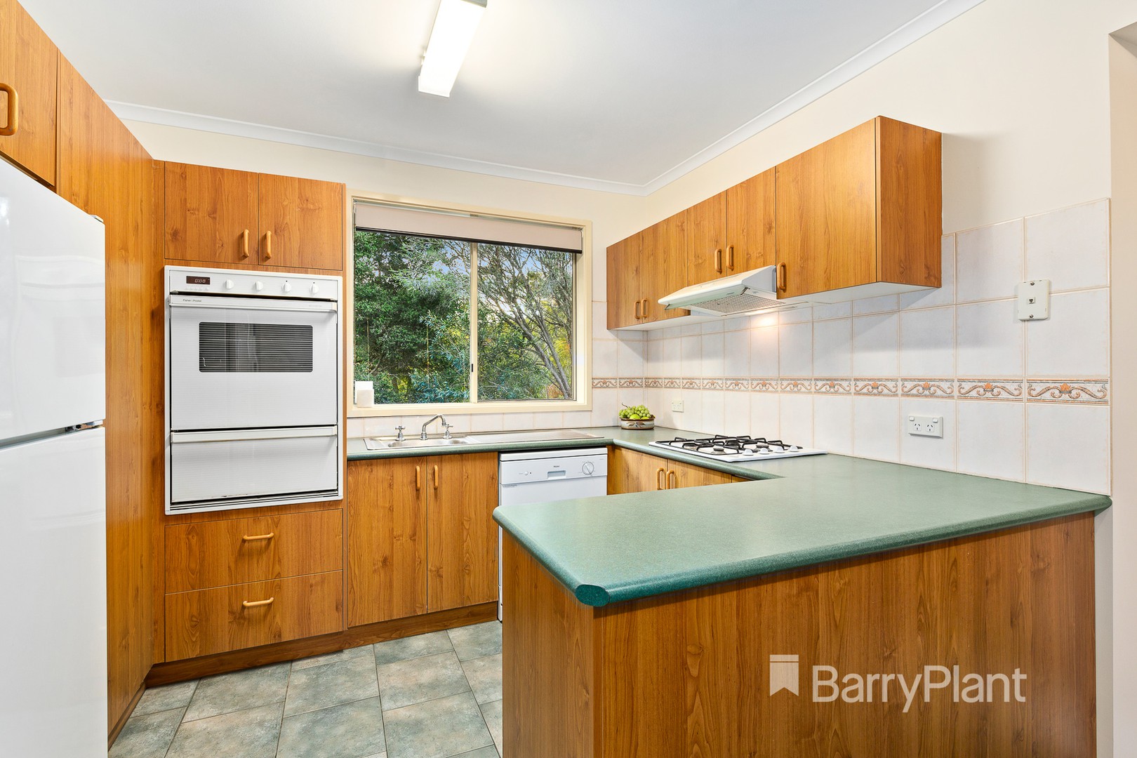 2/95 Bellevue Avenue, Doncaster East, VIC 3109, Blacks Beach - Thumbnail 3