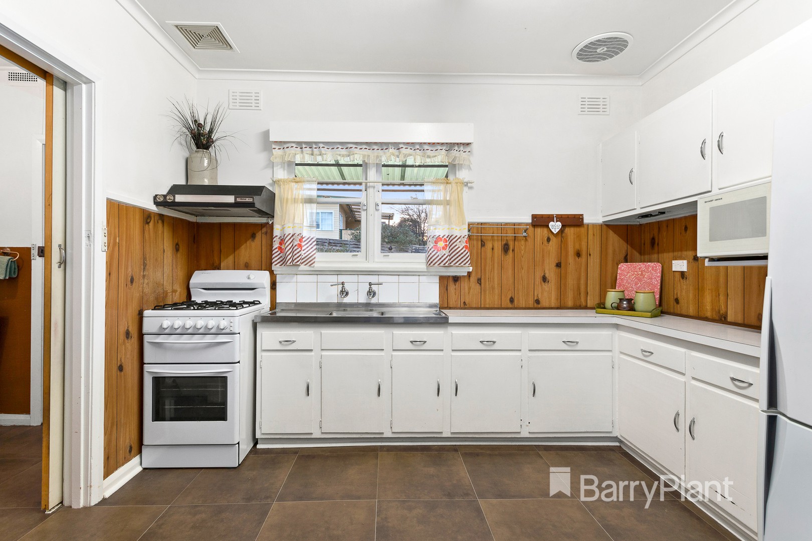 16 Chasta CrescentMitcham, VIC 3132, Mitcham - Thumbnail 3