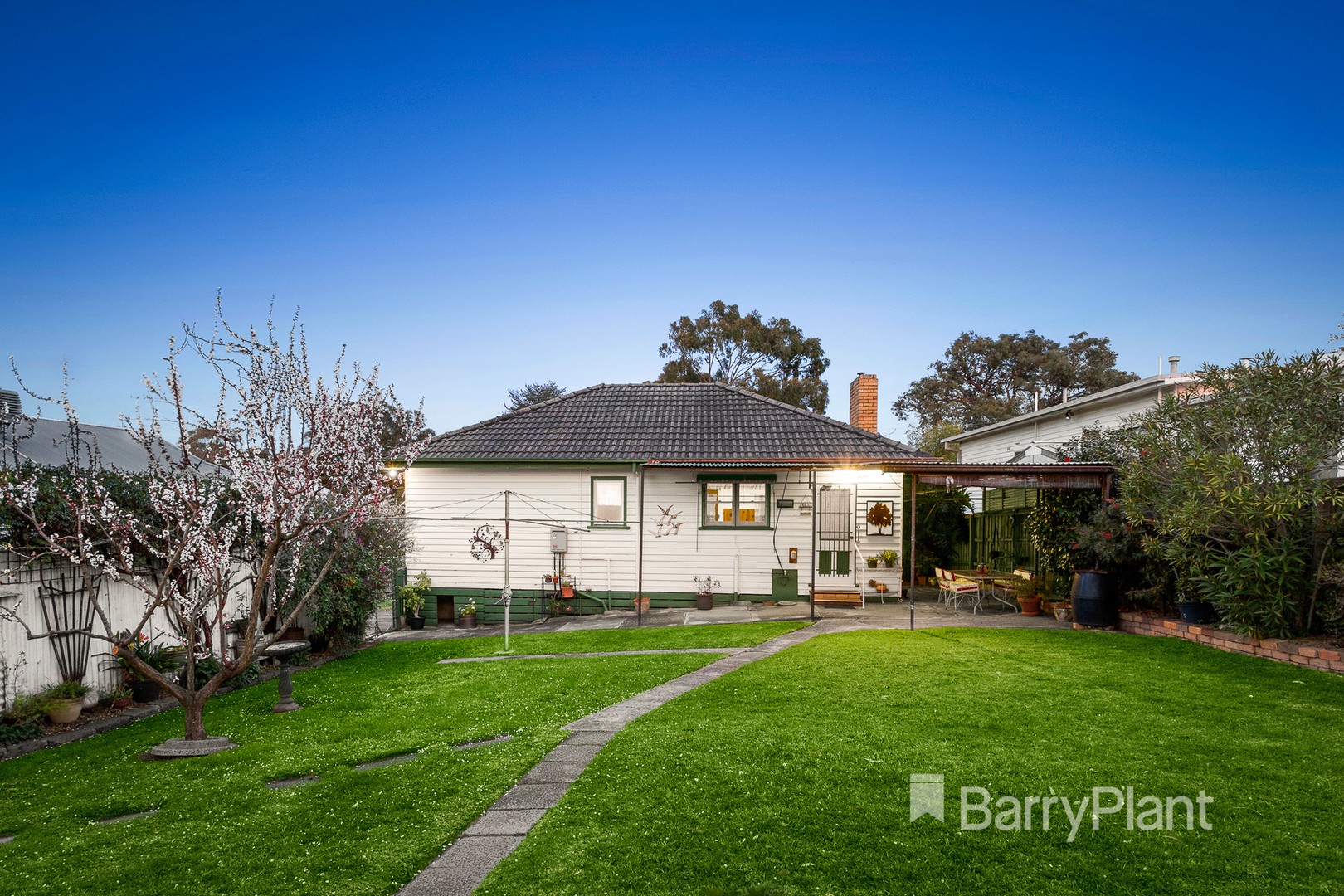 16 Chasta CrescentMitcham, VIC 3132, Mitcham - Thumbnail 8