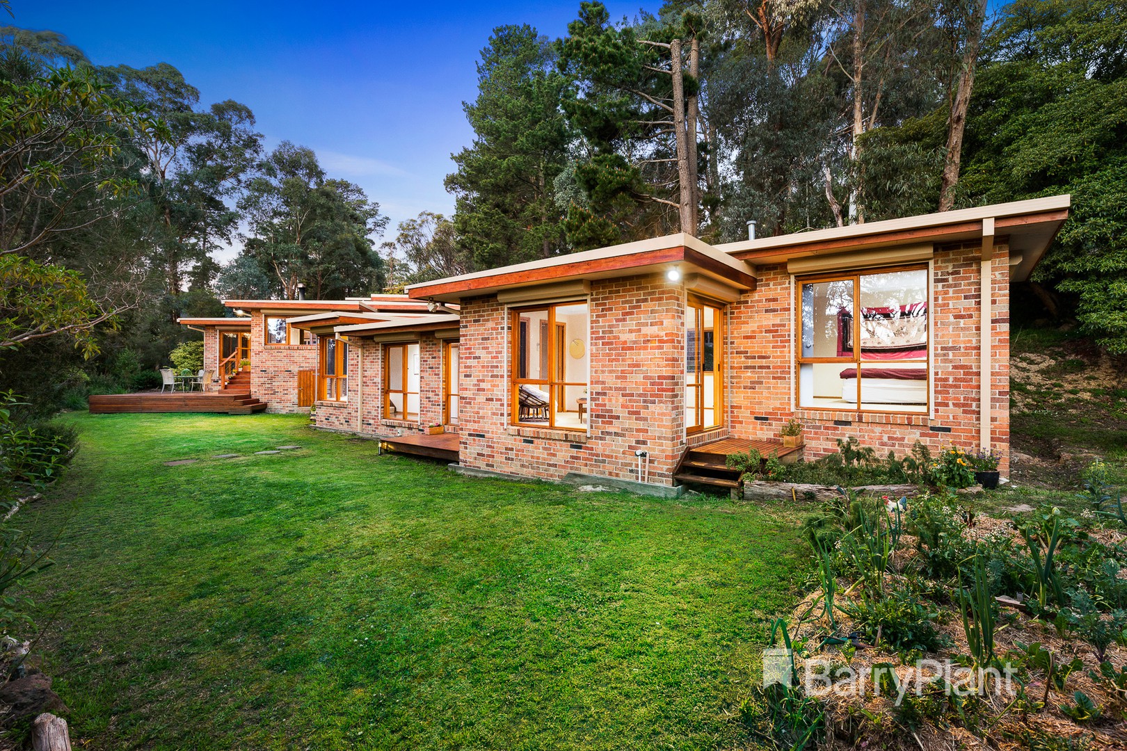 7 Wattamolla Ridge, Donvale, VIC 3111 - Thumbnail 2 - 17/05/2019