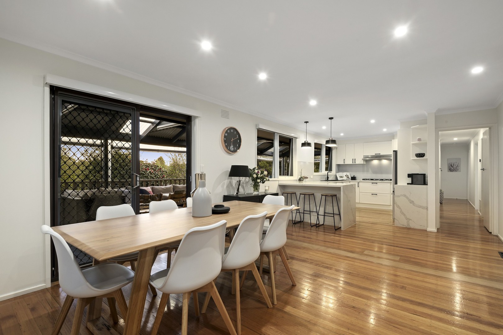 4 Almeida Court, Watsonia North, VIC 3087 - Thumbnail 2 - 17/05/2019