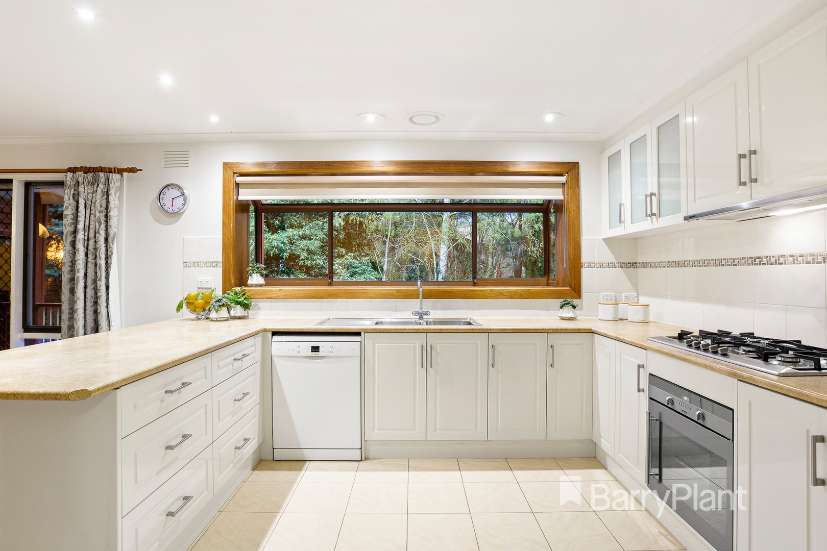 6 Harvell CourtDoncaster, VIC 3108, Doncaster - Thumbnail 3