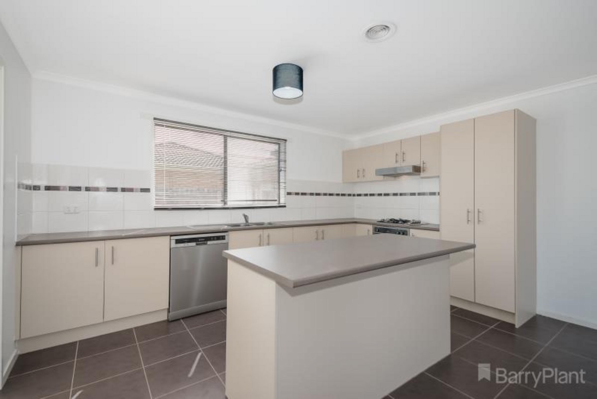 1 Spencer Place, Pakenham, VIC 3810 - Thumbnail 1 - 25/05/2019