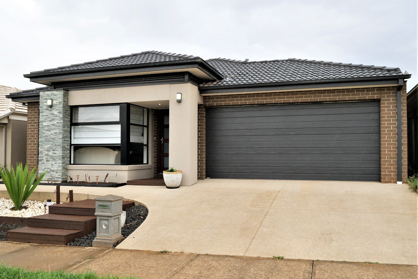 16 Avebury Drive, Cobblebank, VIC 3338 - Thumbnail 1 - 25/05/2019