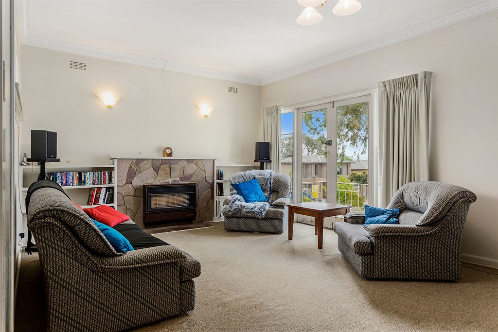 16 Harvie Street, Glen Waverley, VIC 3150 - Thumbnail 2 - 18/10/2018