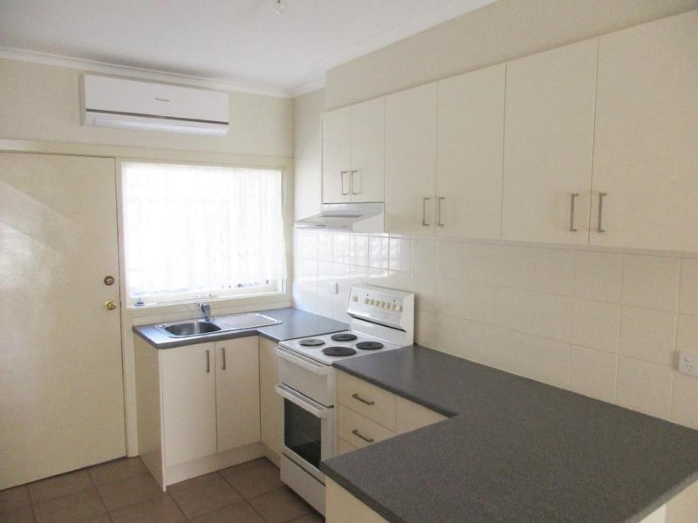 3/19 Canterbury Street, Deer Park, VIC 3023 - Thumbnail 1 - 25/05/2019