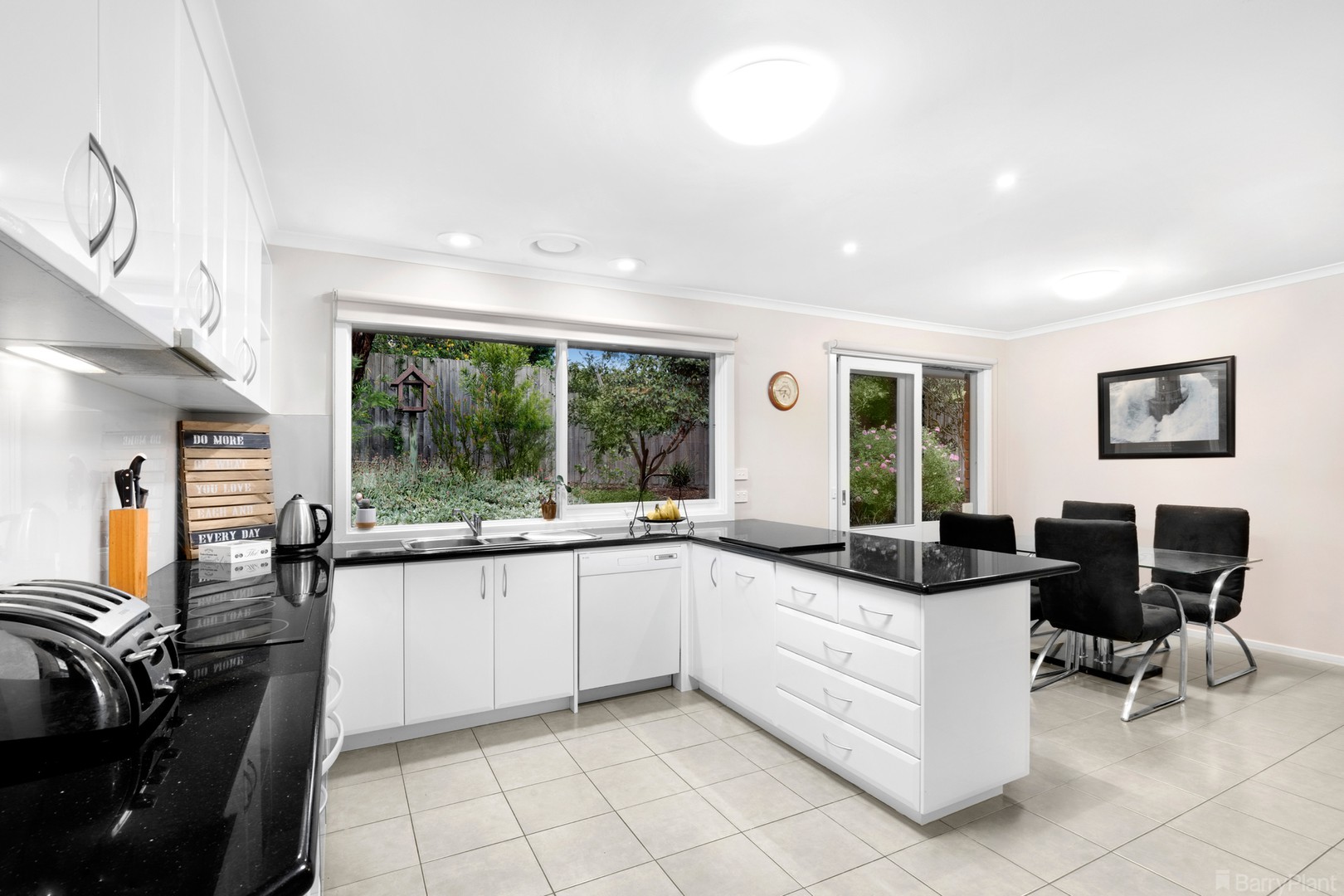 19 Vista Avenue, Ringwood East, VIC 3135 - Thumbnail 2 - 17/05/2019