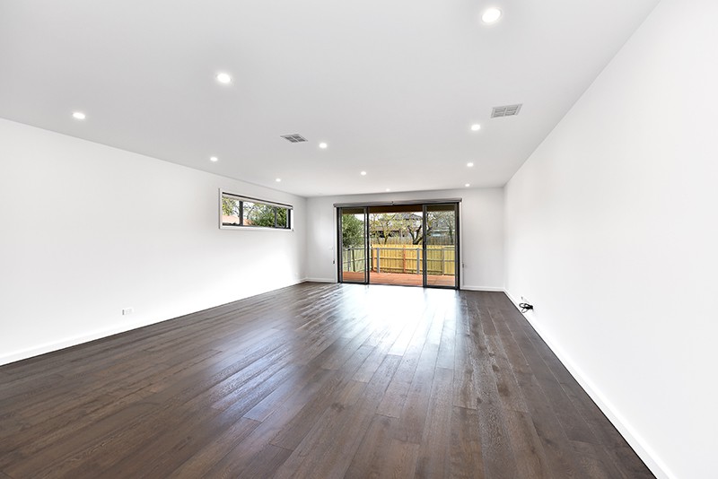 1/33 Houston Avenue, Strathmore, VIC 3041 - Thumbnail 2 - 25/05/2019