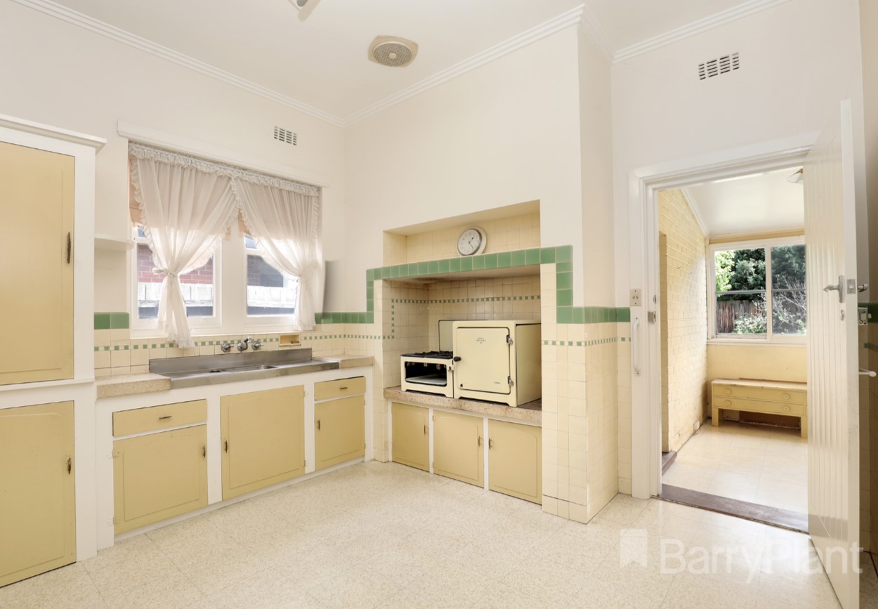 22 Bowmore Street, Hughesdale, VIC 3166 - Thumbnail 2 - 17/05/2019