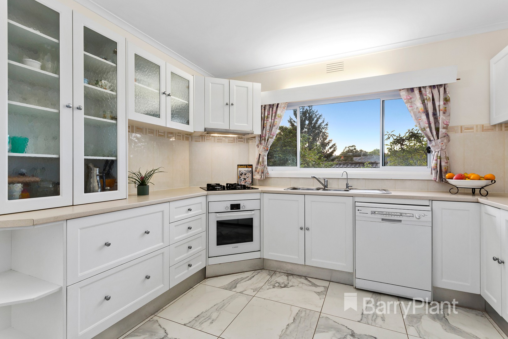 11 Christa AvenueBurwood East, VIC 3151, Burwood East - Thumbnail 3