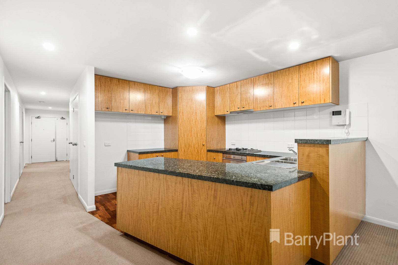 1001/2 Sovereign Point CourtDoncaster, VIC 3108, Doncaster - Thumbnail 4