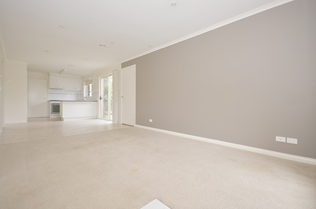 8 Cluden Gardens, Sebastopol, VIC 3356 - Thumbnail 2 - 25/05/2019