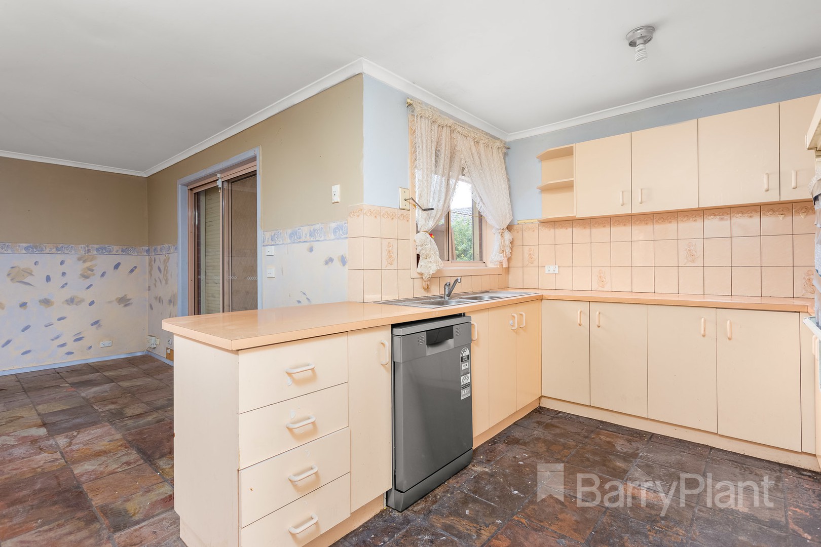 13 Amazon Place, Werribee, VIC 3030 - Thumbnail 2 - 25/05/2019