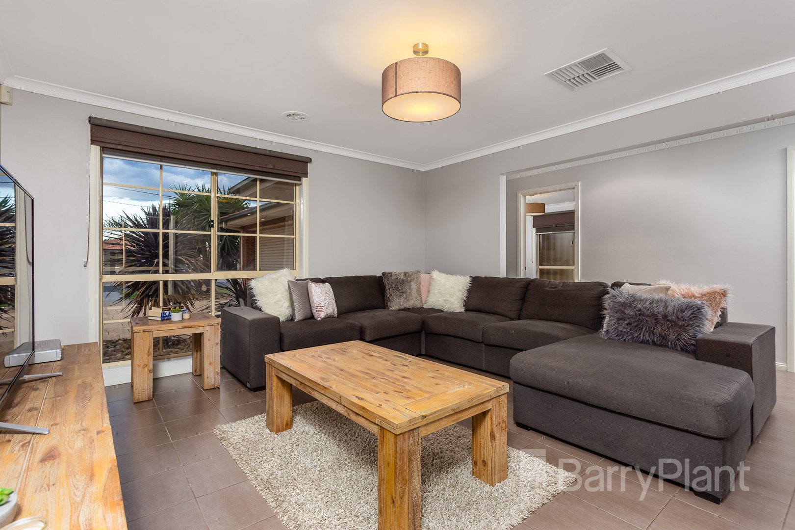 1 Hastie Court, Altona Meadows, VIC 3028 - Thumbnail 2 - 16/05/2019