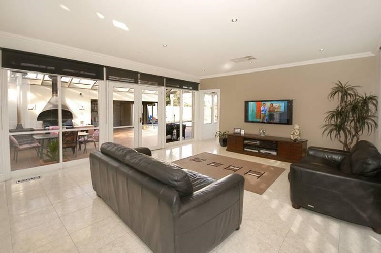 25 Hedderwick Street, Essendon, VIC 3040 - Thumbnail 2 - 25/05/2019