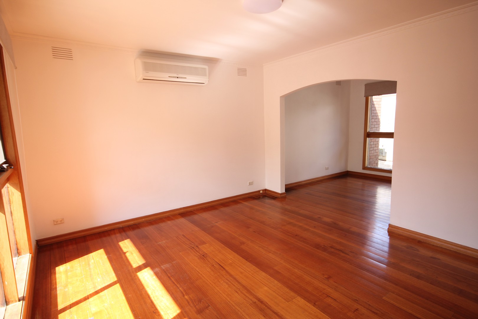 2/7 Van Ness Avenue, Glen Iris, VIC 3146 - Thumbnail 2 - 25/05/2019