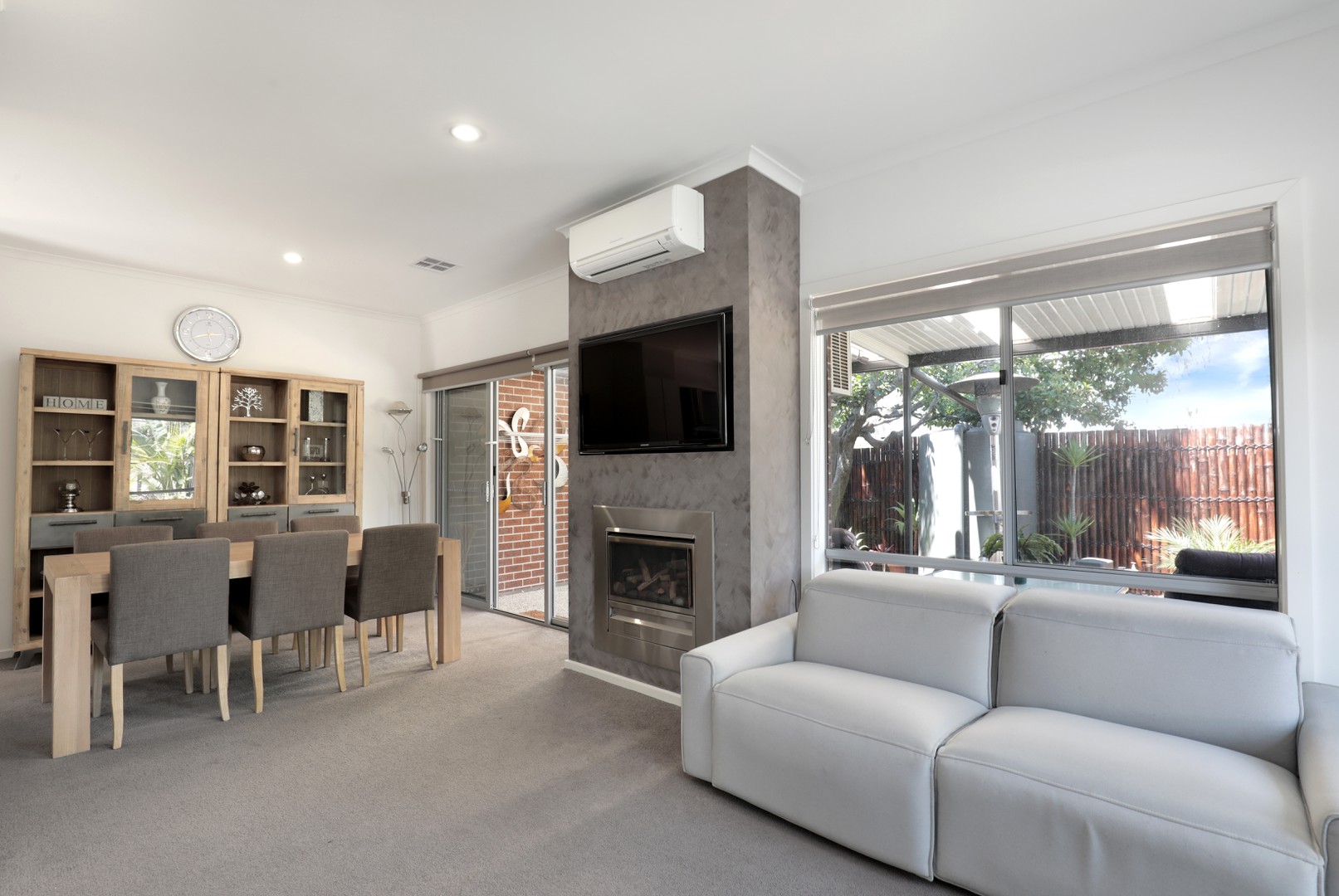 27 Elizabeth Street, Oakleigh East, VIC 3166 - Thumbnail 2 - 10/01/2019