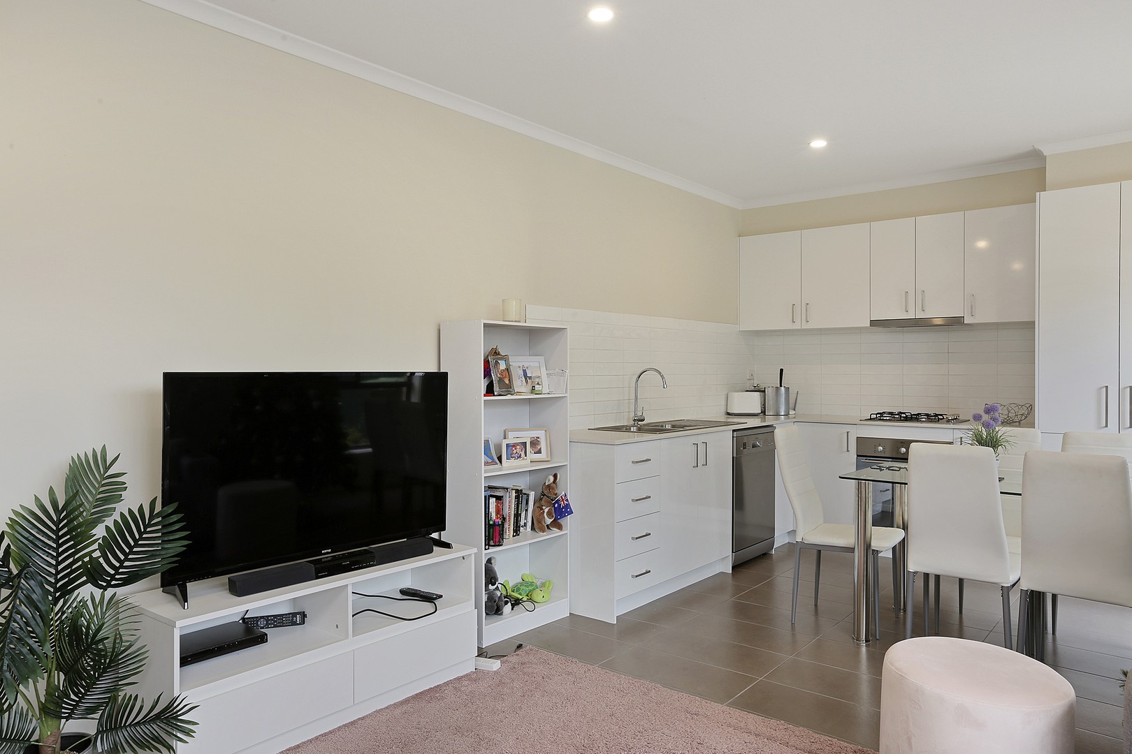 2/34 Roma Street, Bell Park, VIC 3215 - Thumbnail 2 - 11/01/2019