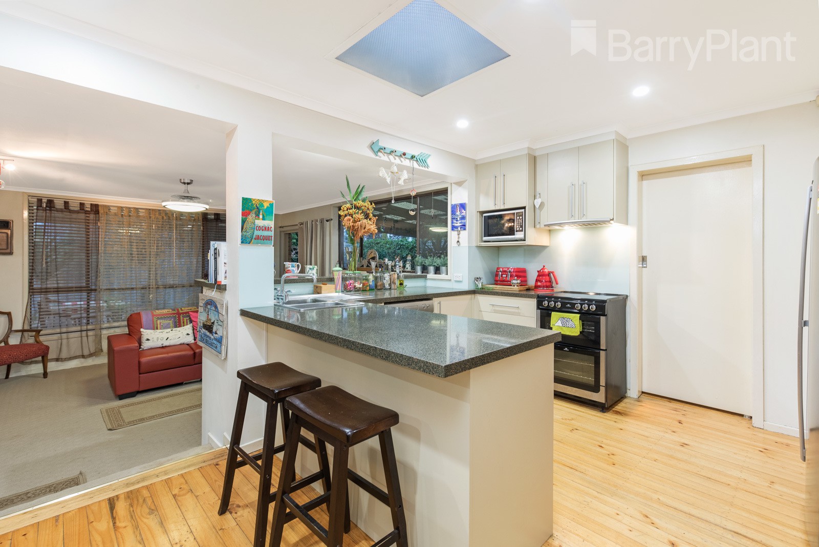 25 Lantana Avenue, Hoppers Crossing, VIC 3029 - Thumbnail 2 - 22/01/2019