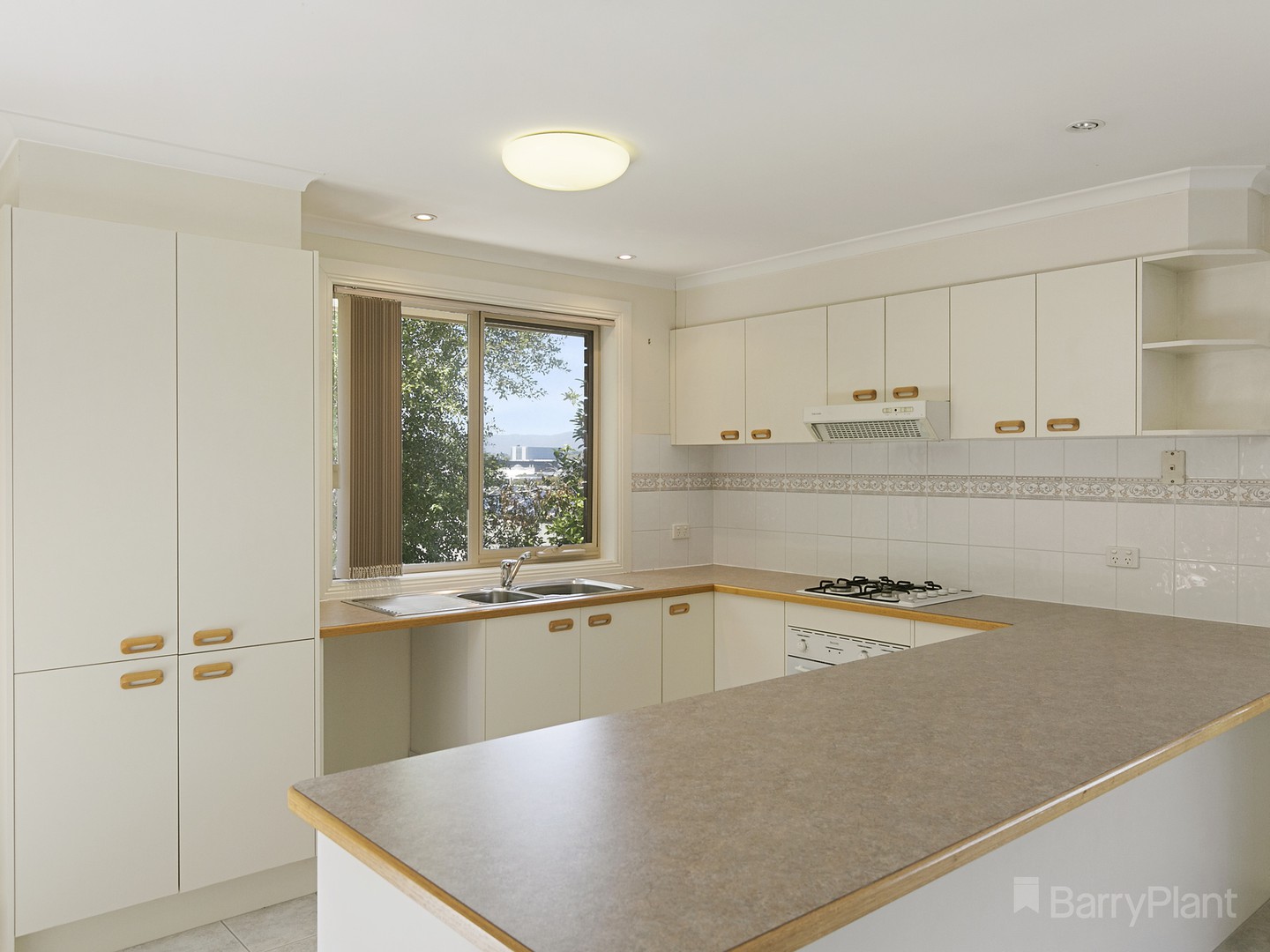 1/1A Hearthside Court, Ringwood, VIC 3134 - Thumbnail 1 - 25/05/2019
