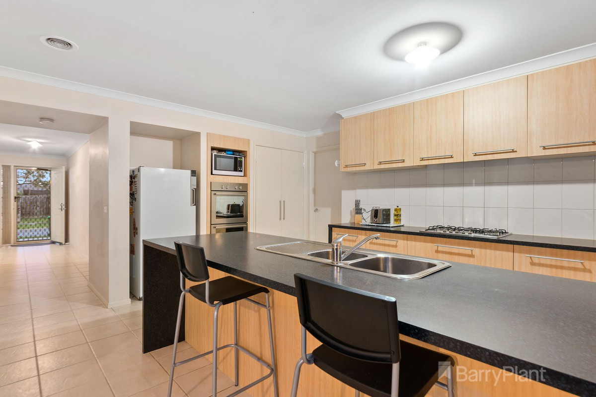 3 Sheoak Court, Pakenham, VIC 3810 - Thumbnail 2 - 25/05/2019