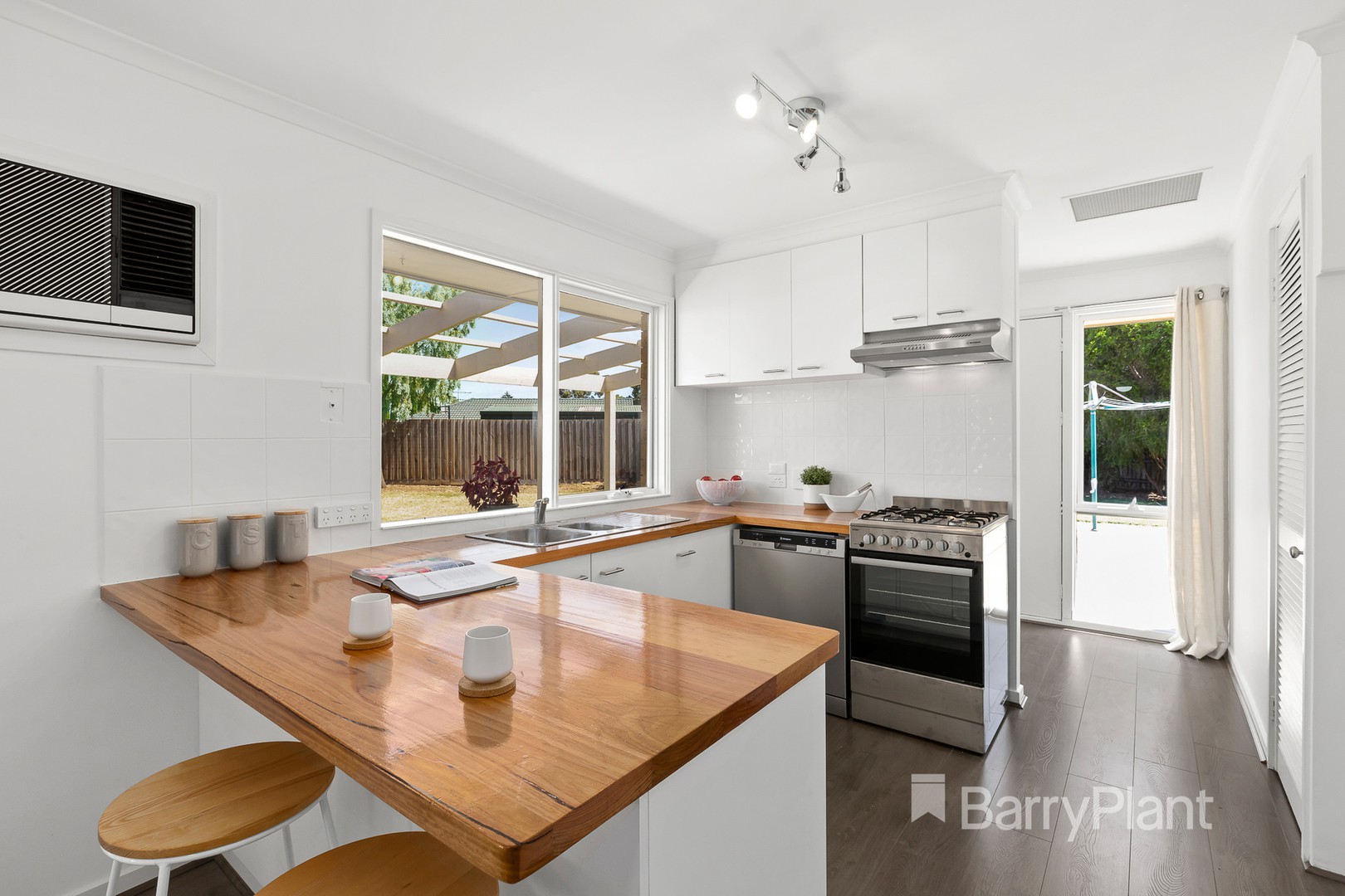 5 Howitt Court, Werribee, VIC 3030 - Thumbnail 2 - 31/01/2019