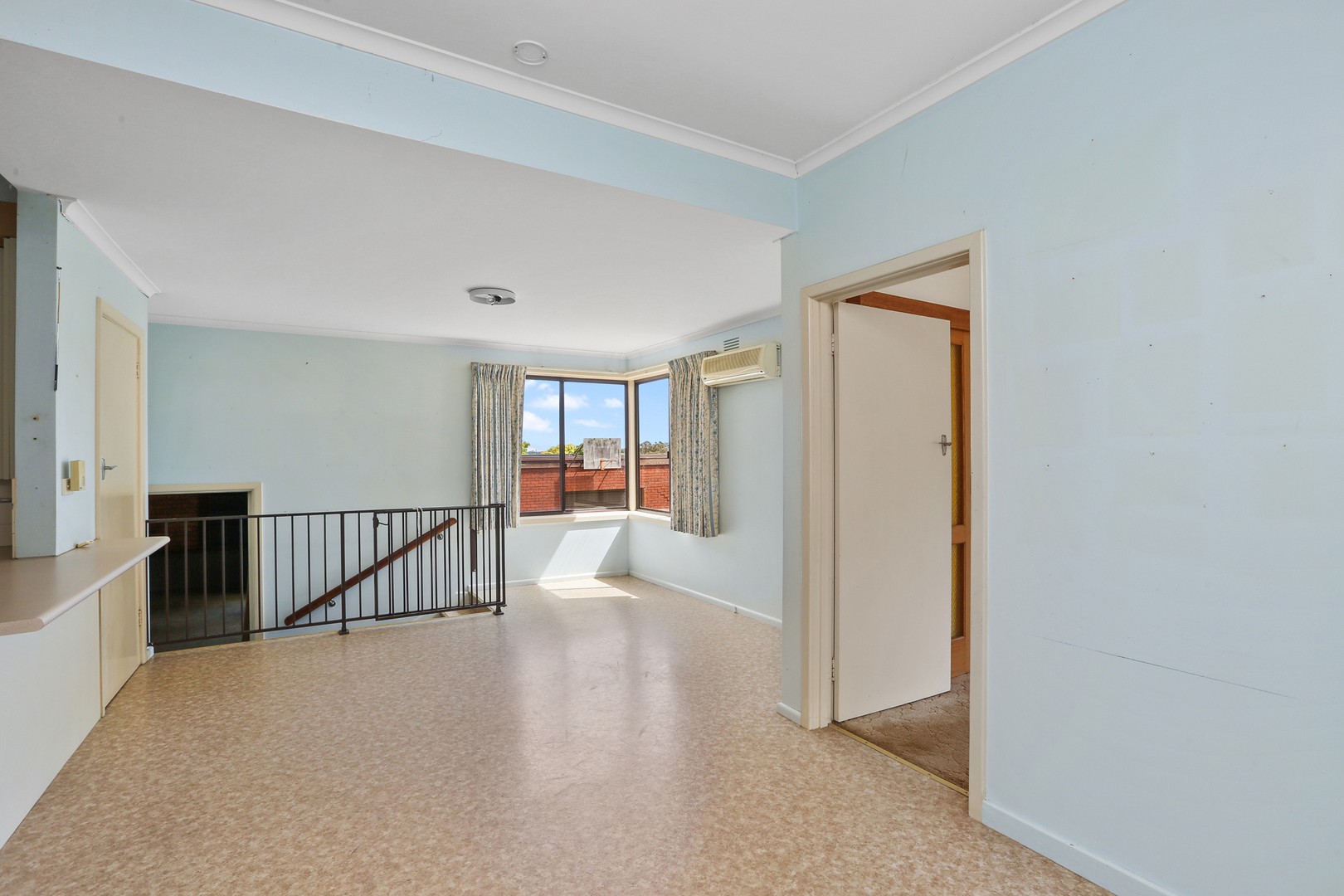 9 Camden Road, Newtown, VIC 3220 - Thumbnail 2 - 01/02/2019