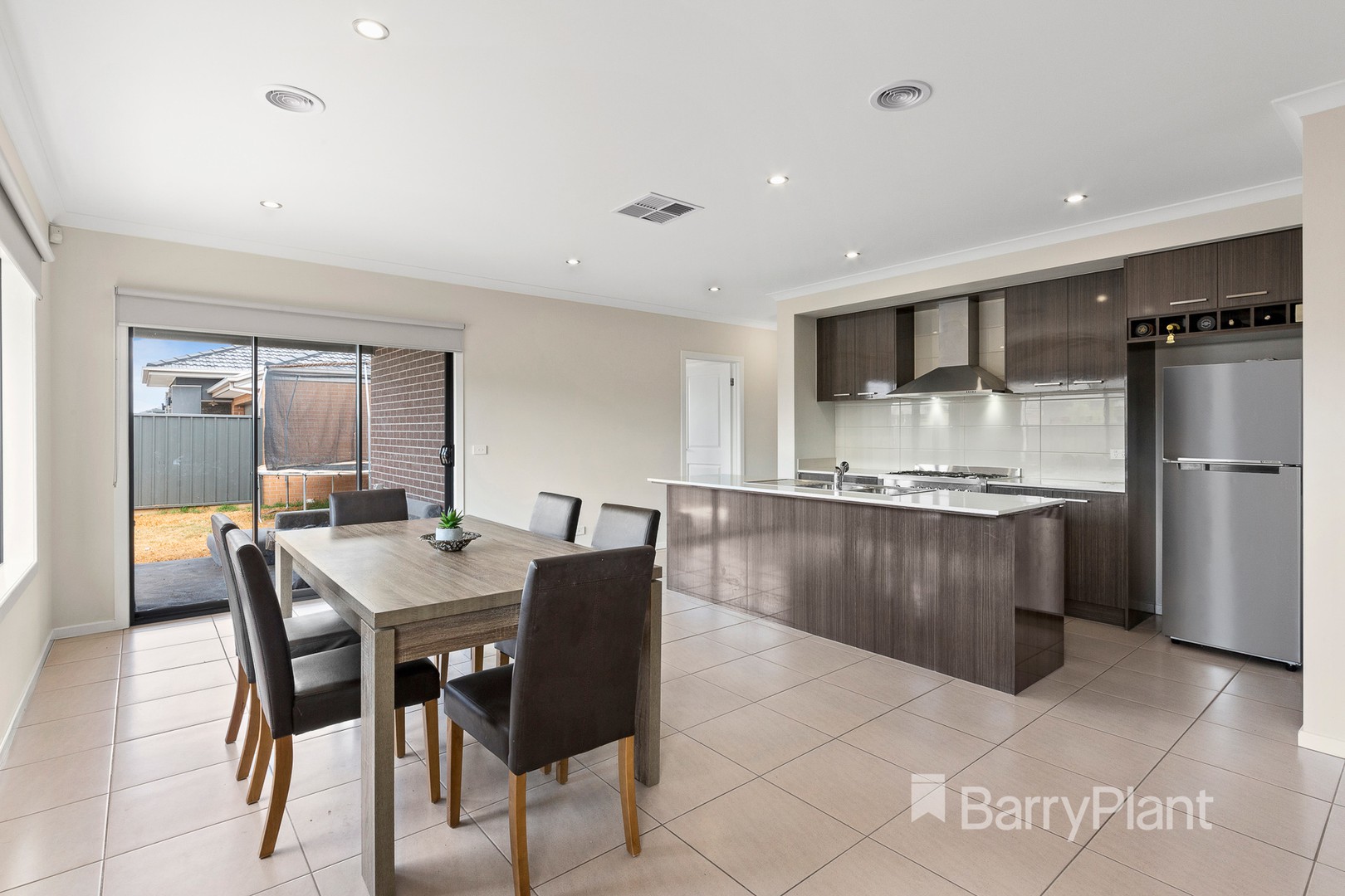 1 Abbeygate Drive, Werribee, VIC 3030 - Thumbnail 2 - 01/02/2019