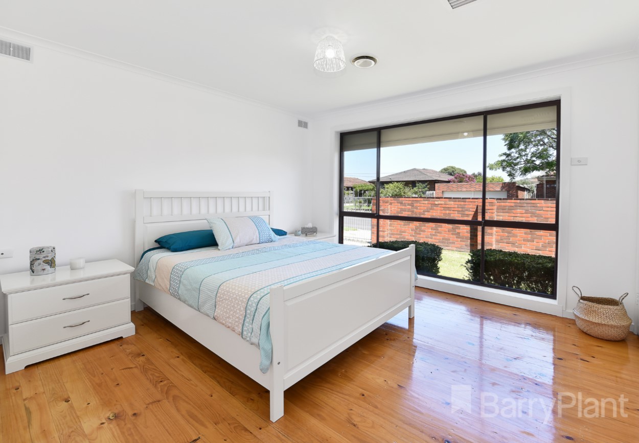 30 Glenelg Drive, Clayton South, VIC 3169 - Thumbnail 2 - 04/02/2019