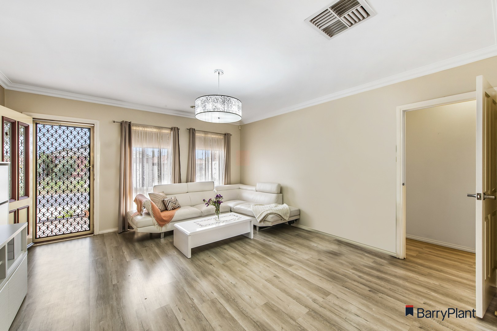 16 Stella Way, Hoppers Crossing, VIC 3029 - Thumbnail 2 - 06/02/2019