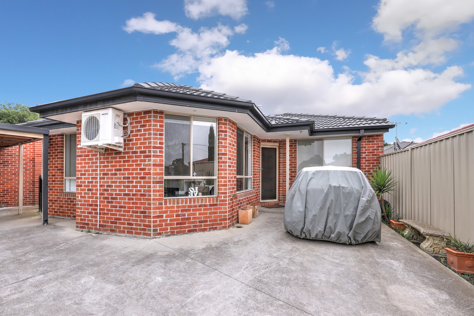 16A Gillingham Crescent, Craigieburn, VIC 3064 - Thumbnail 1 - 06/02/2019