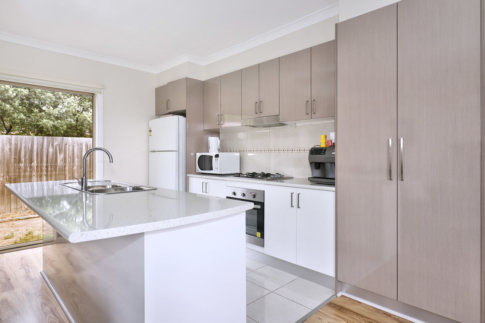 16A Gillingham Crescent, Craigieburn, VIC 3064 - Thumbnail 2 - 06/02/2019