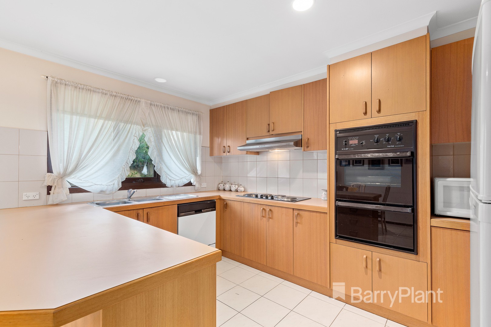 70 Helene Street, Bulleen, VIC 3105, Bulleen - Thumbnail 3