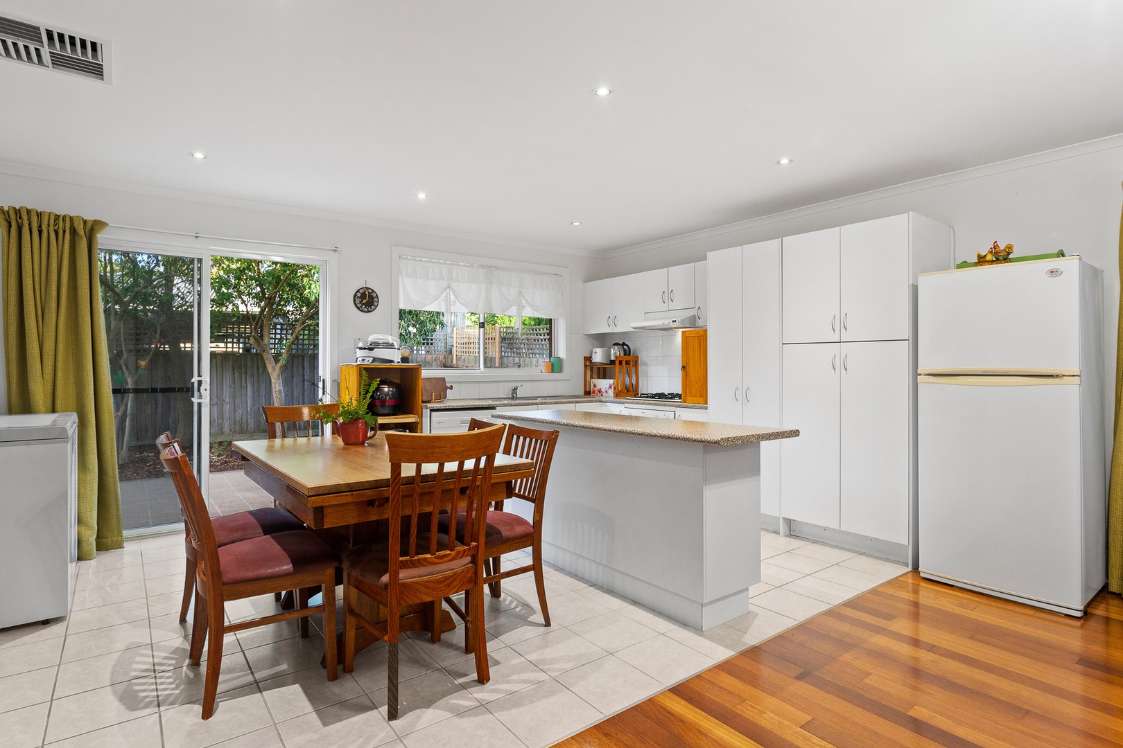2/165 Springfield Road, Blackburn North, VIC 3130, Blackburn North - Thumbnail 4