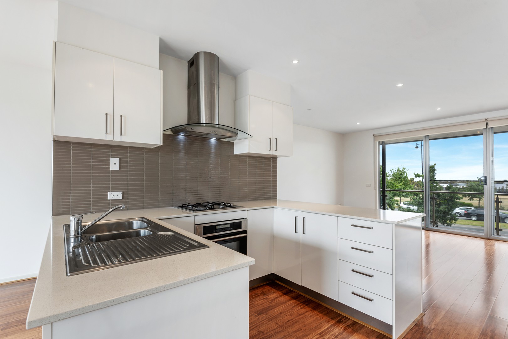 17/60 Cradle Mountain Drive, Craigieburn, VIC 3064 - Thumbnail 1 - 12/02/2019