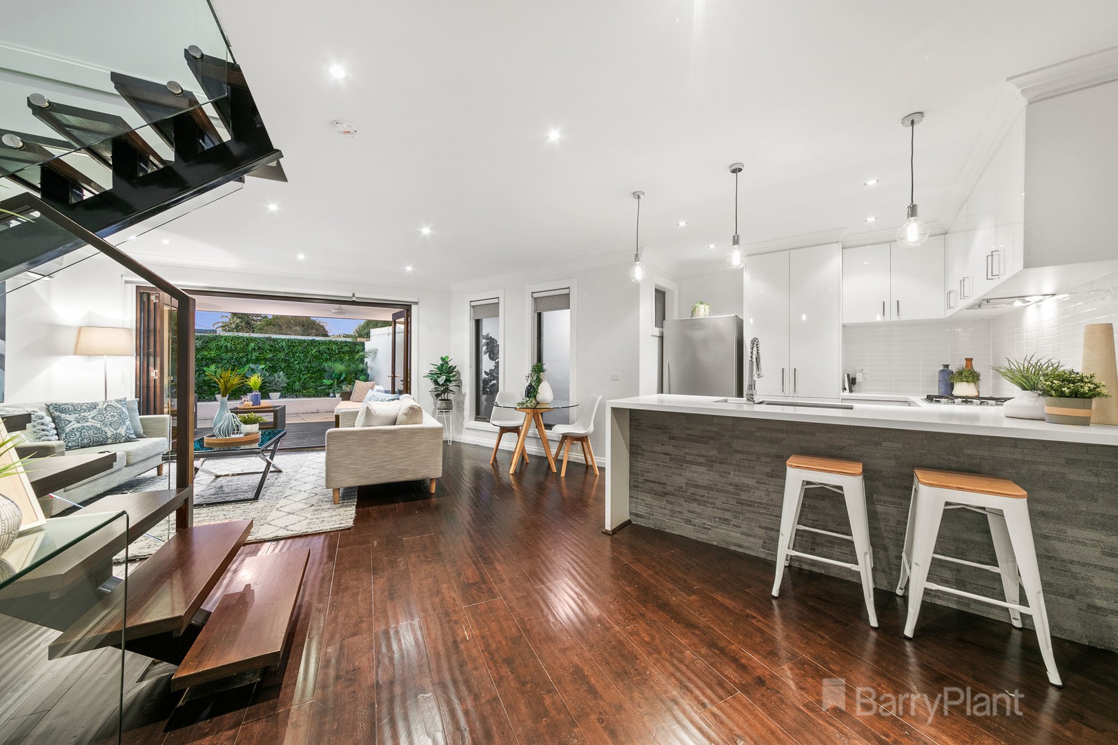 27A Wallaroo Avenue, Narre Warren, VIC 3805 - Thumbnail 2 - 14/02/2019