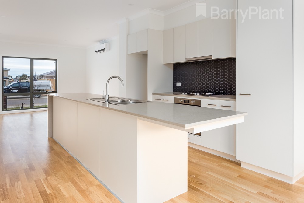 71 Waterhaven Boulevard, Point Cook, VIC 3030 - Thumbnail 2 - 14/02/2019