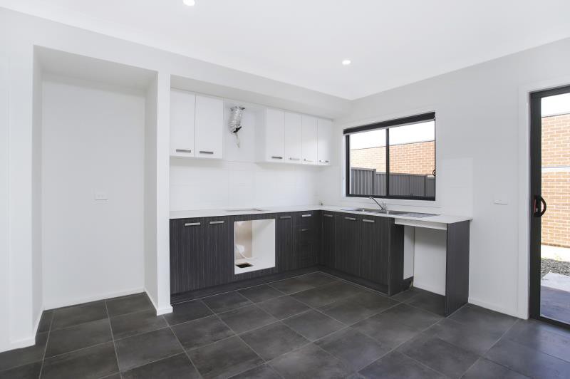 16 Fluent Lane, Greenvale, VIC 3059 - Thumbnail 2 - 14/02/2019