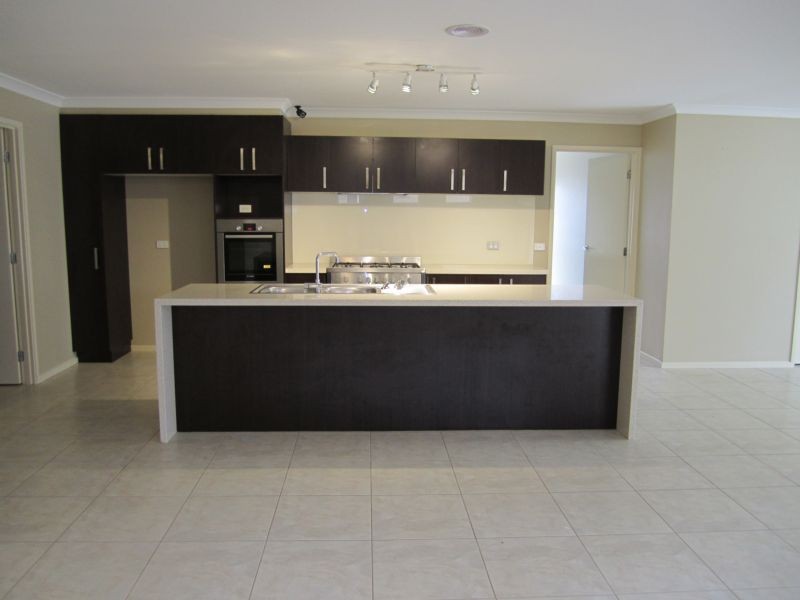 13 Finsbury Crescent, Wyndham Vale, VIC 3024 - Thumbnail 2 - 18/02/2019