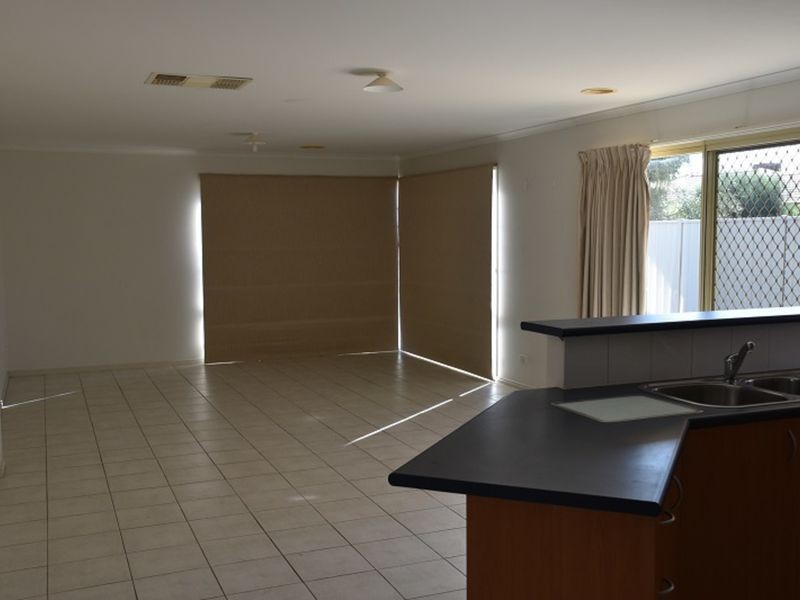 5 Melrose Circuit, Shepparton, VIC 3630 - Thumbnail 2 - 15/05/2019