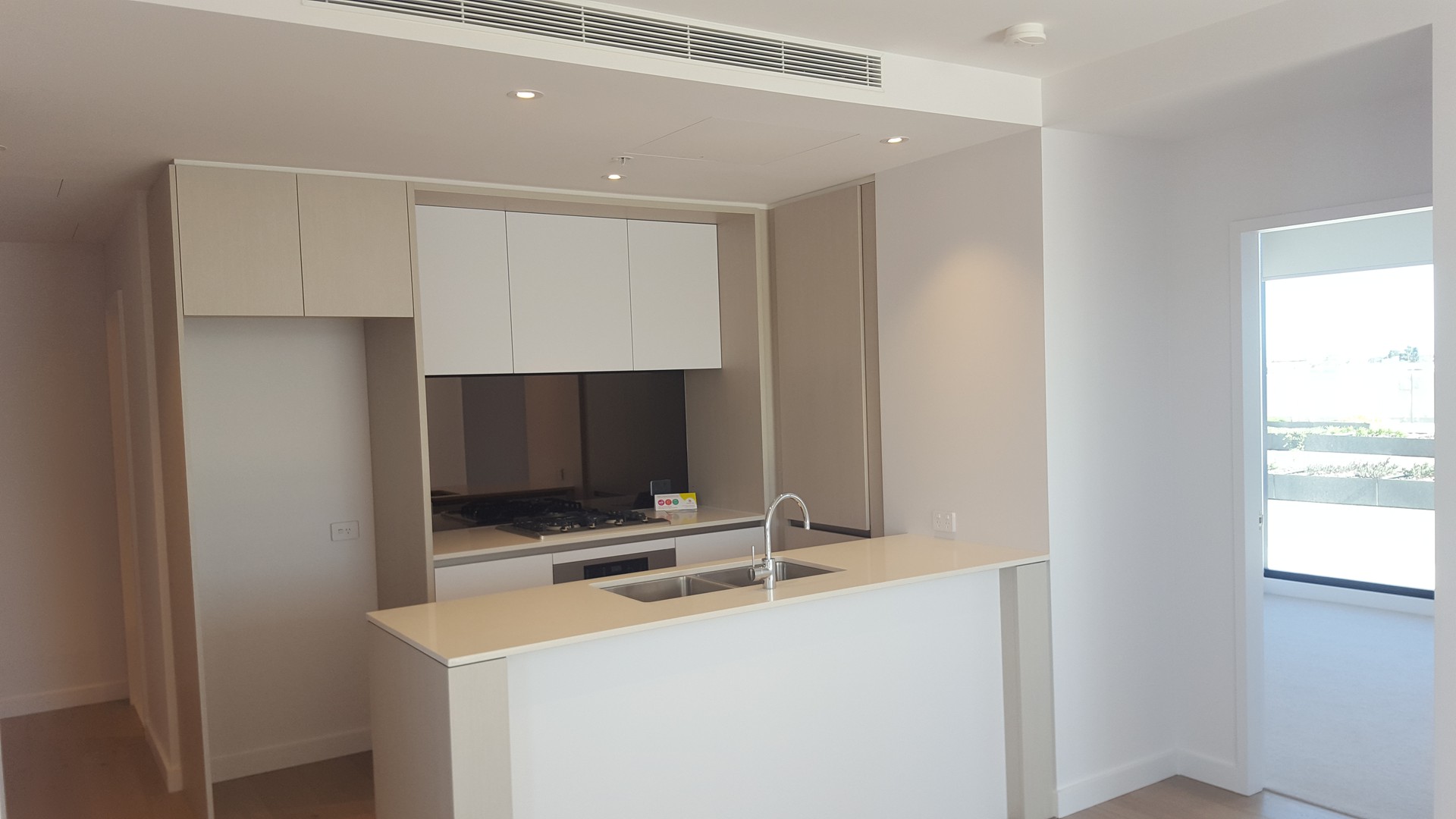 503/915 Collins Street, Docklands, VIC 3008 - Thumbnail 2 - 22/02/2019